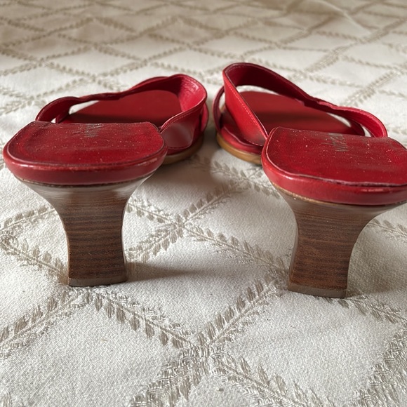 White MT red heel sandal, like new, size 9 - Picture 5 of 10